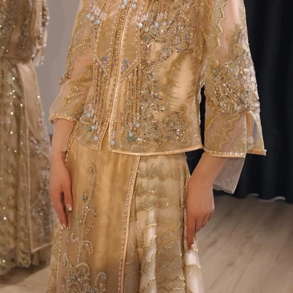 Elegant Gold Embellished Wedding Dress - Picture 4 of 4